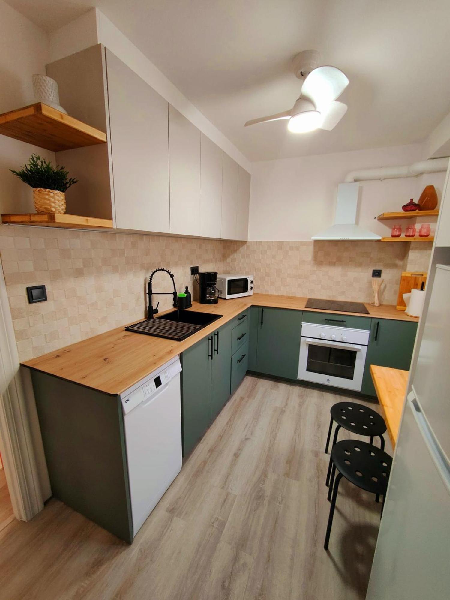 Almeria Sol Y Sur Apartmento - Netflix Y Parking Gratuito Екстериор снимка